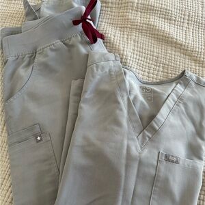 Figs scrubs grey size medium